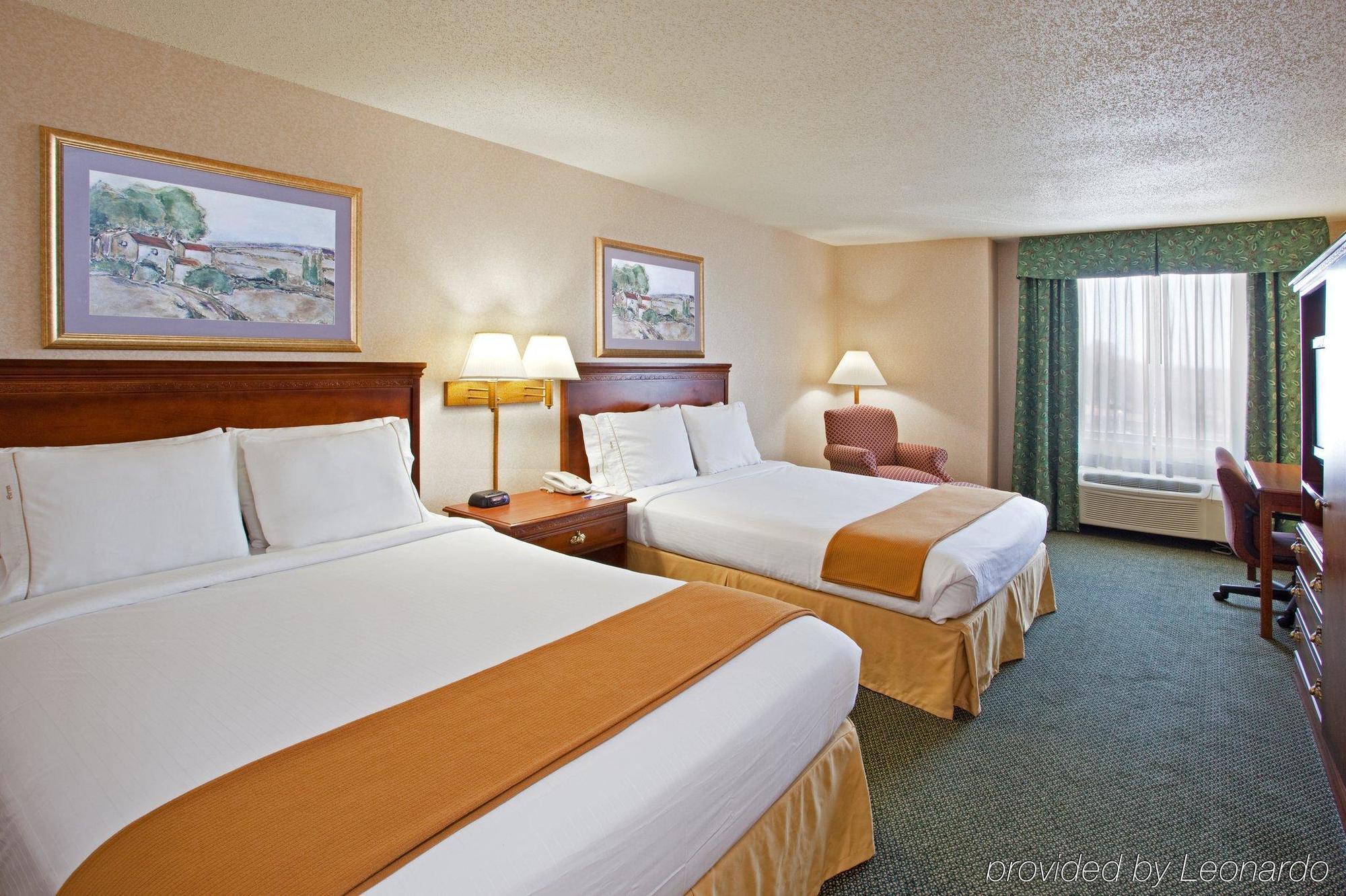 Holiday Inn Express And Suites Pittsburgh West Mifflin By Ihg Exterior photo