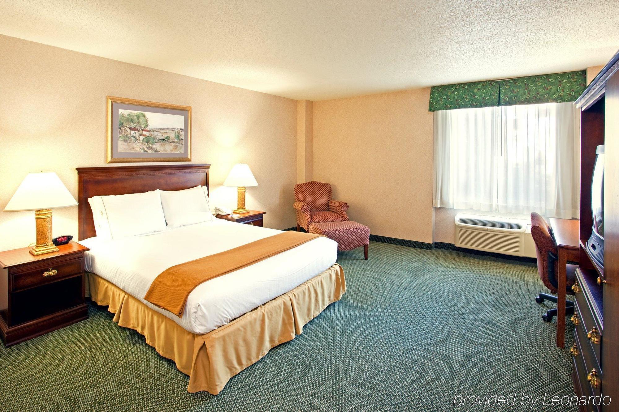 Holiday Inn Express And Suites Pittsburgh West Mifflin By Ihg Exterior photo