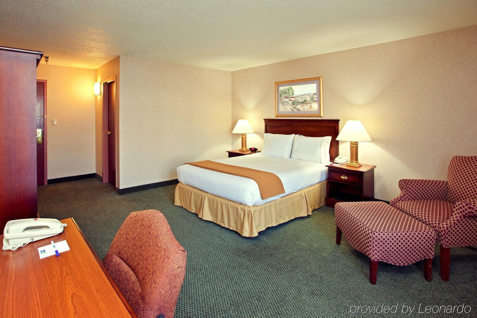 Holiday Inn Express And Suites Pittsburgh West Mifflin By Ihg Exterior photo