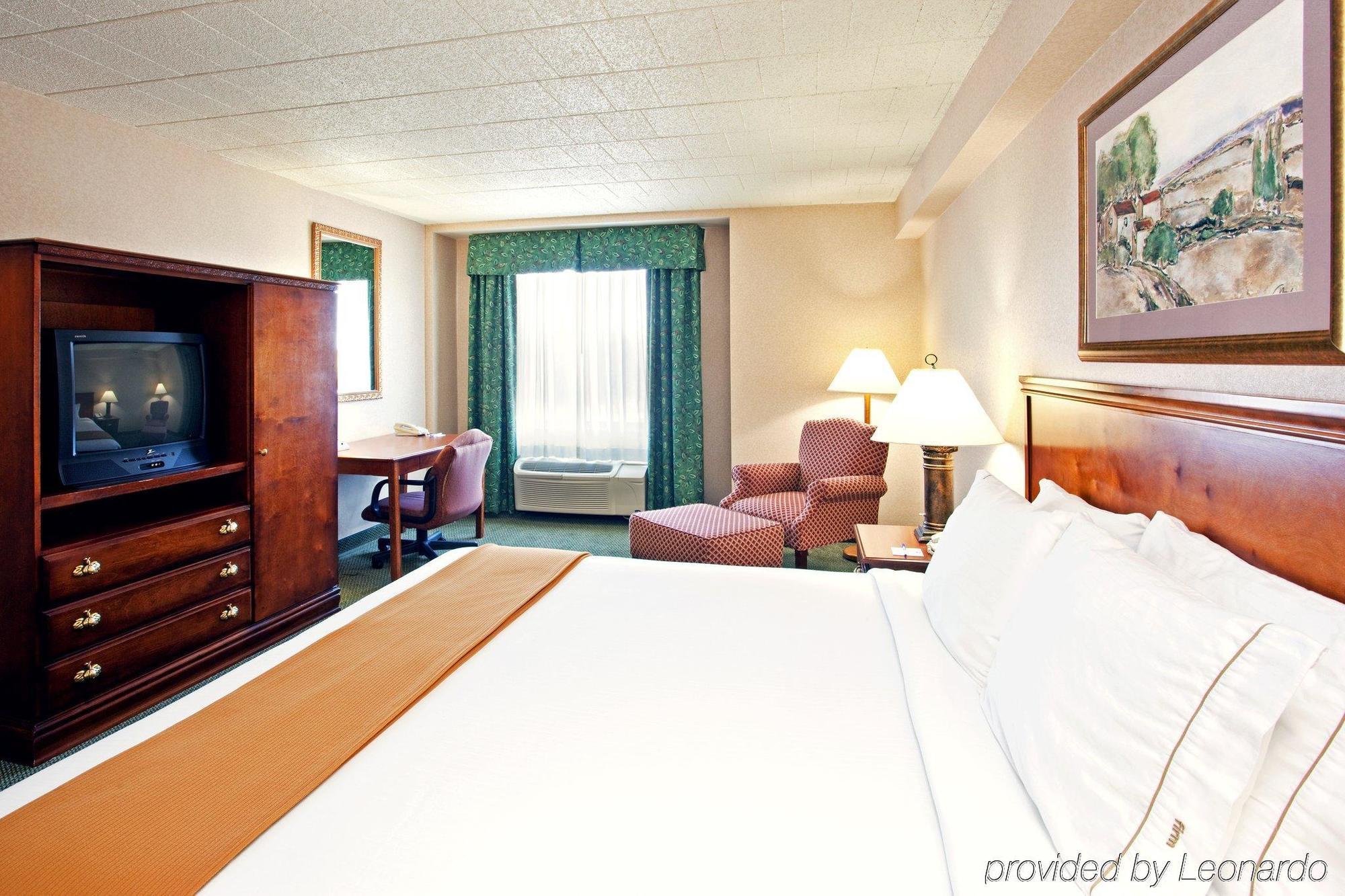 Holiday Inn Express And Suites Pittsburgh West Mifflin By Ihg Exterior photo