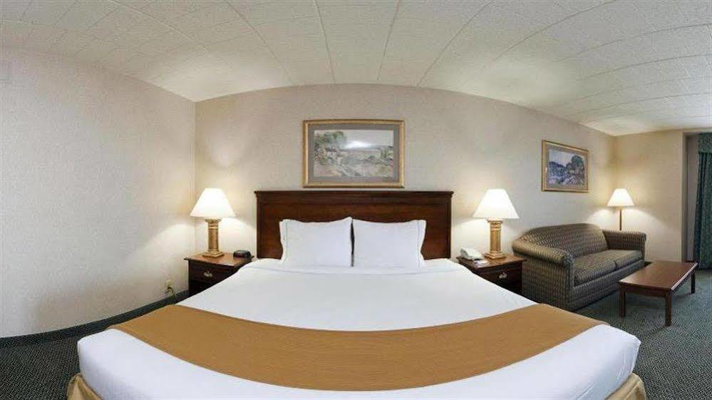 Holiday Inn Express And Suites Pittsburgh West Mifflin By Ihg Exterior photo